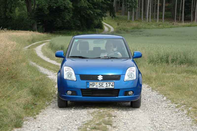 ALLRAD-MAGAZIN FAhrbericht: Suzuki Swift 1300 4x4 – Papas quirliges ...